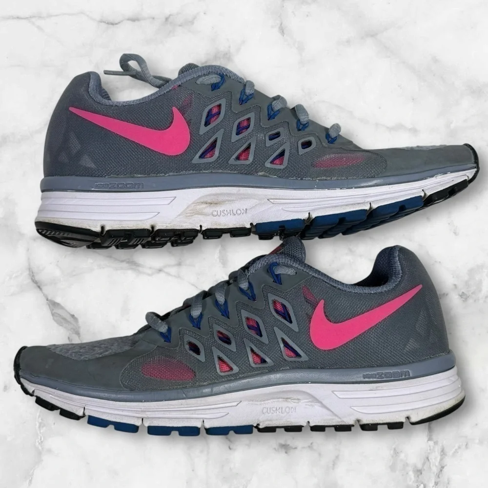 Women’s Nike Zoom Vomero 9 size 6